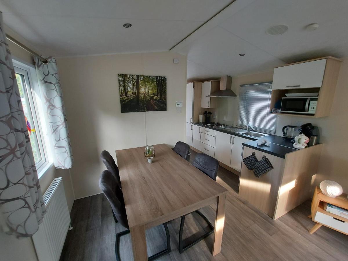 הוילה ביקברחן Chalet Wanama. Gelegen Op Het Vakantiepark Het Lierderholt Op De Veluwe. מראה חיצוני תמונה